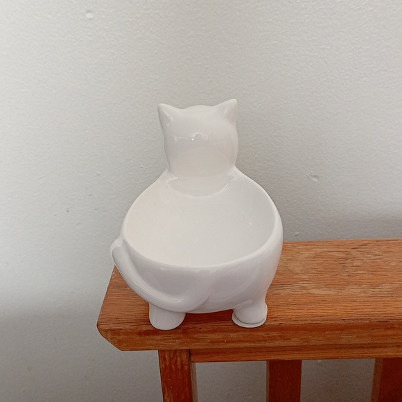 Decor - Picture 3 of 6